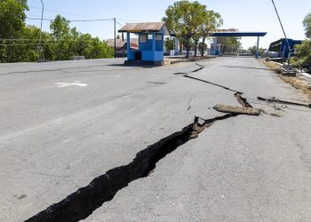 Suben las cifras por sismo indonesio: 70 muertos, 22.000 evacuados y falta de alimentos