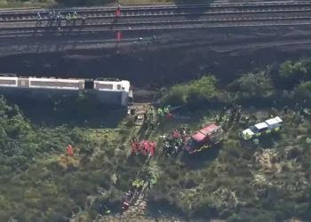 Descarrila un tren en el sur de Inglaterra, no hay muertos ni heridos graves