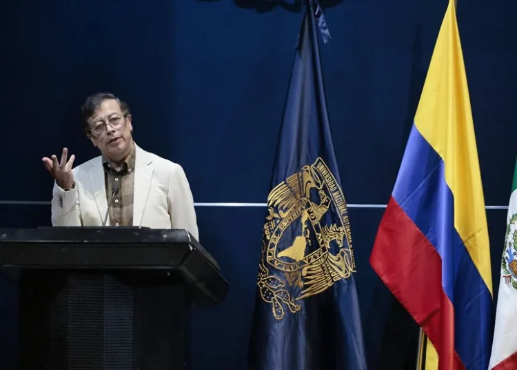 Petro advierte a México y Brasil sobre algoritmos que podrían alterar sus elecciones