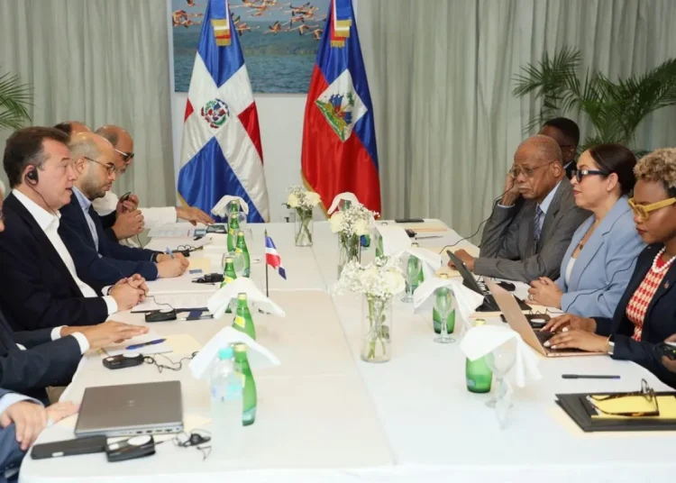República Dominicana y Haití buscan restablecer operaciones consulares