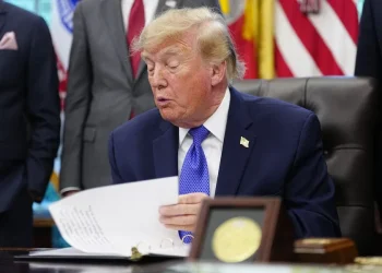 Trump niega haber ofrecido aliviar sanciones o descongelar fondos para un acuerdo con Irán