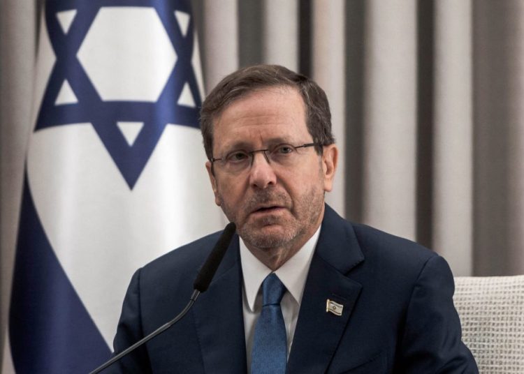 Herzog desea que Chipre acoja negociaciones entre Israel y Líbano