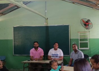 Padres y comunitarios piden al MINERD intervenir escuela Guardianon en Zambrana