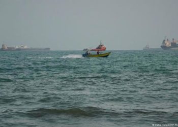 Irán responde a EE.UU. con ataques a portaviones y a embarcaciones en el estrecho de Ormuz
