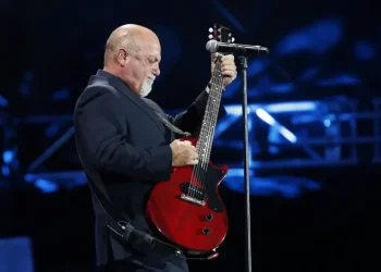 El cantante Billy Joel se sometió a una cirugía cerebral para aliviar los síntomas de su hidrocefalia
