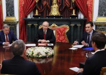 Concluyen las negociaciones sobre Ucrania entre Putin y los emisarios de la Casa Blanca