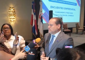 Empresarios piden mayor fiscalización a comercios chinos ante caída de ventas locales