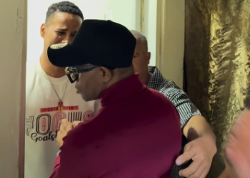 Tolentino visita casa de Emmanuel Contreras y se une al reclamo de justicia de sus familiares