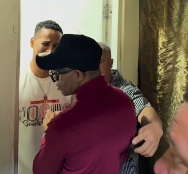 Tolentino visita casa de Emmanuel Contreras y se une al reclamo de justicia de sus familiares