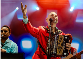Alexis Gómez apuesta a la innovación audiovisual en “El Reencuentro” de El Prodigio y Banda Real