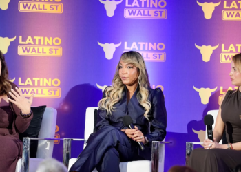 Jennifer Rosario participa en Latino Wall Street 2026 desde Telemundo Center en Miami