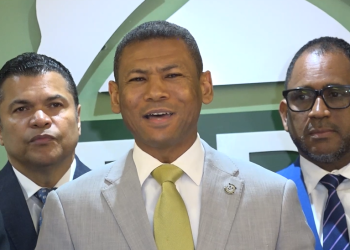 Fuerza del Pueblo cuestiona aumento de combustibles y acusa al Gobierno de incumplir promesas