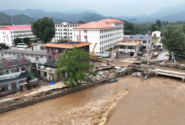 Inundaciones obligan a evacuar a miles de personas en el sur de China