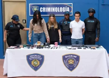 Aplazan para el martes coerción contra tres colombianos acusados de sedar y robar a hombres