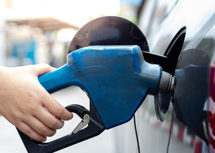 Gobierno mantiene congelados los precios de los combustibles