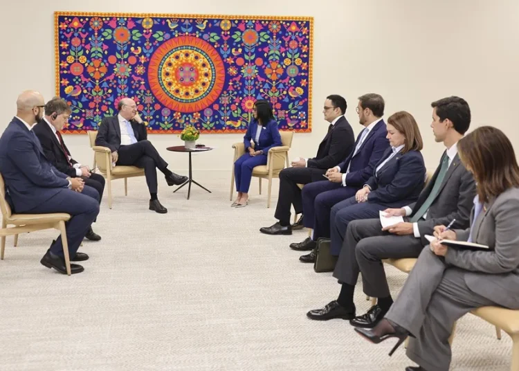 Delcy Rodríguez se reúne con autoridades del Banco Mundial, FMI y BID en Nueva York