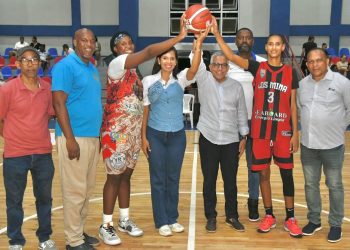 Caribes y Cotorras chocan por el boleto a la final del TBS Femenino de Santo Domingo