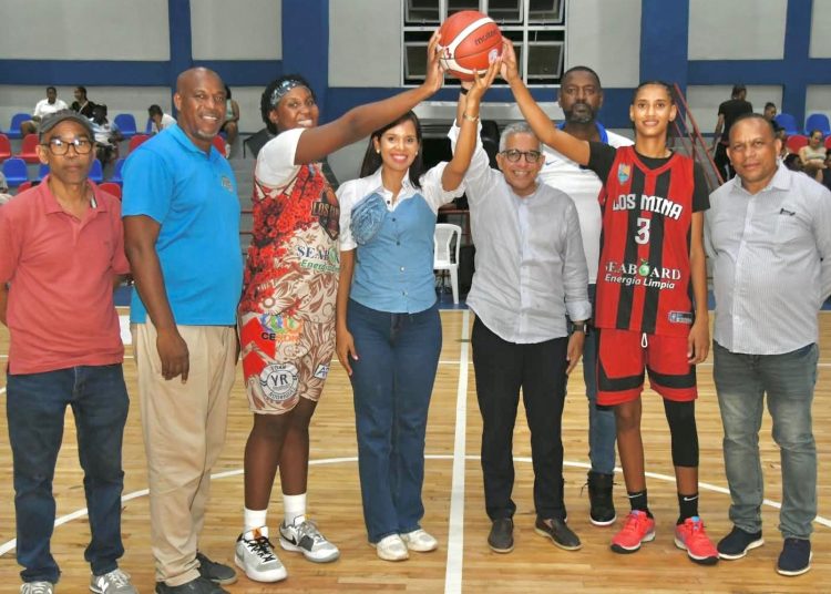 Caribes y Cotorras chocan por el boleto a la final del TBS Femenino de Santo Domingo