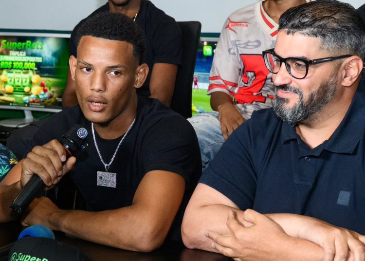 Feudri Franco y Junior Desir protagonizan tenso cara a cara previo a su esperado combate