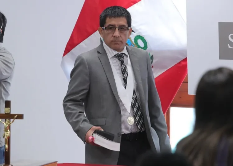 Destituyen al juez de Perú que envió a prisión a Keiko Fujimori y a los expresidentes Toledo y Humala