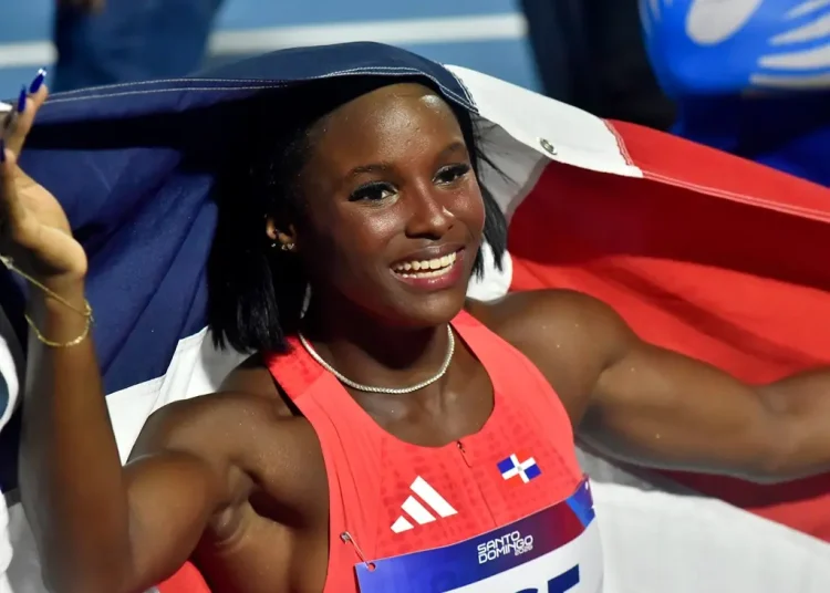 Liranyi Alonso vuelve a subir al podio con oro en los 100 metros y plata en los 200