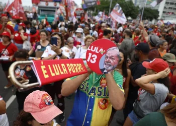 Lula da Silva moviliza a sus bases con marchas en varias ciudades de Brasil antes de las elecciones