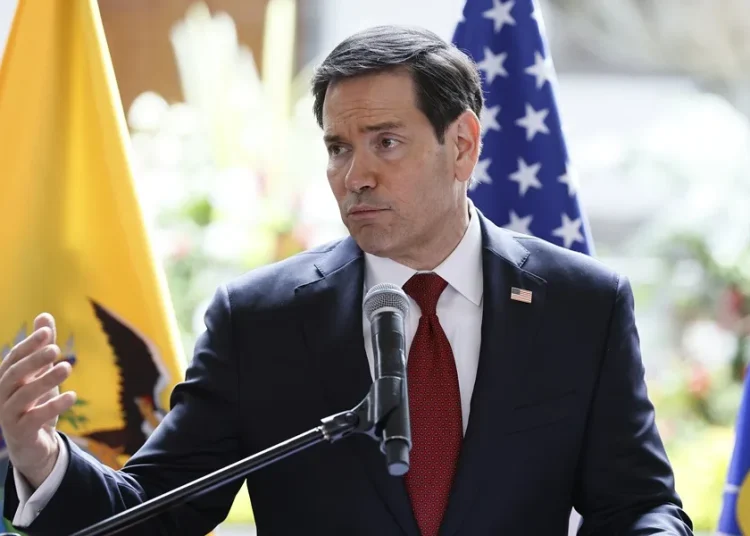 Marco Rubio dice que Estados Unidos no tiene intención de matar a pescadores en bombardeos en el Pacífico