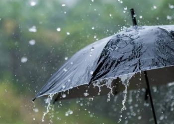 Onda tropical y vaguada provocarán aguaceros fuertes, tronadas y ráfagas de viento este domingo