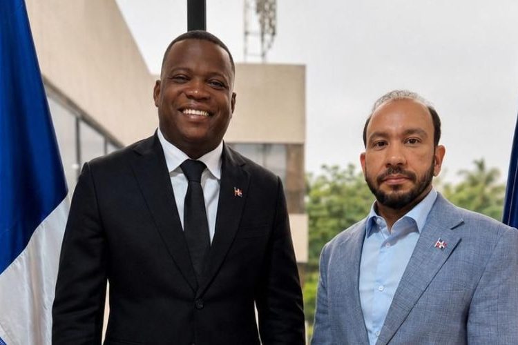 Robert Martínez asume como vicecónsul y encargado de Captura de Visas en Panamá