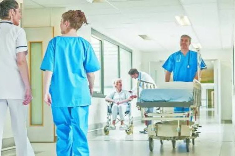 Salmonela afecta a 135 médicos de hospital en México; 41 permanecen ingresados