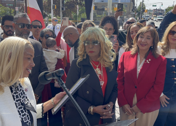 Union City reconoce trayectoria de Fefita La Grande con una calle que lleva su nombre