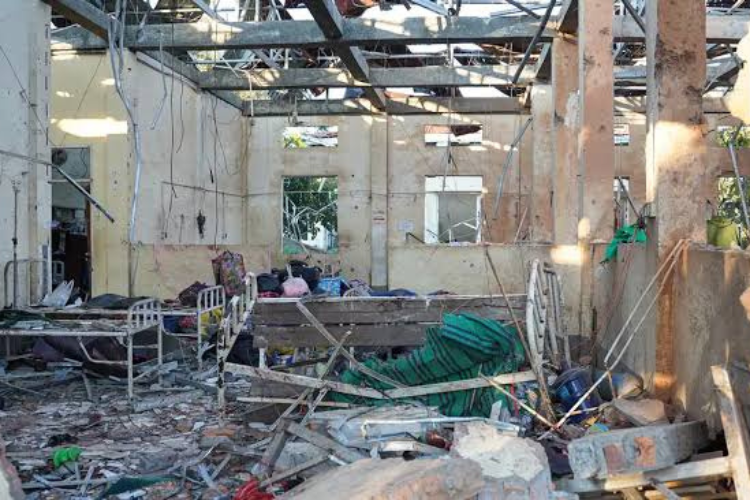 Bombardeo en Birmania deja al menos 33 civiles muertos y 36 heridos, según guerrilla