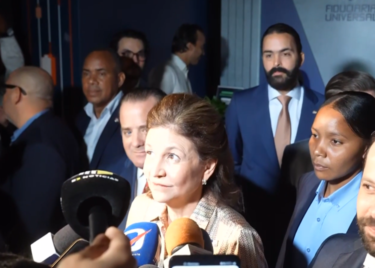“Se fue la luz”; apagón interrumpe a la Vicepresidenta hablando de tarifas