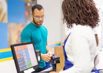 Bancos aumentan su presencia física paralelo a digitalización