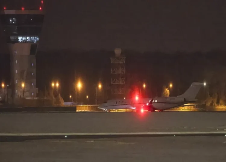 Un avión especial de EE.UU. aterriza en Moscú supuestamente con los emisarios de Trump