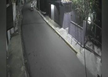 Cámaras de seguridad captan atraco armado a una pareja en presencia de un menor de 5 años en SDO