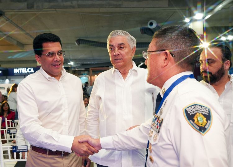 David Collado descarta salida inmediata de Turismo y destaca legado de obras públicas