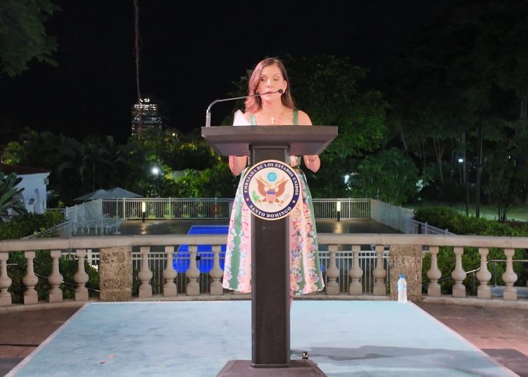 Leah Campos espera suscribir nuevos acuerdos tras adhesión al Consenso de Ginebra