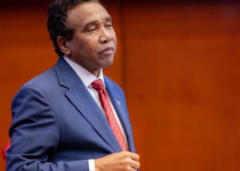 Félix Bautista deposita proyecto para eliminar el método D’Hondt