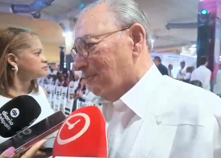 Rainieri pide capacitar jóvenes para cubrir demanda de empleos turísticos, especialmente en inglés