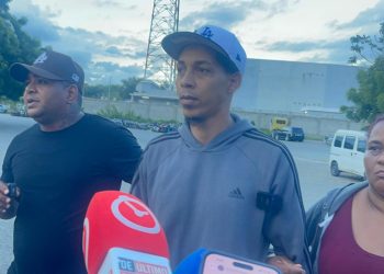 Hombre se entrega a la Policía tras ser vinculado a asalto contra un agente policial y militar en Santiago
