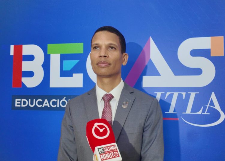 ITLA otorga 118 becas a jóvenes para carreras tecnológicas de alta demanda