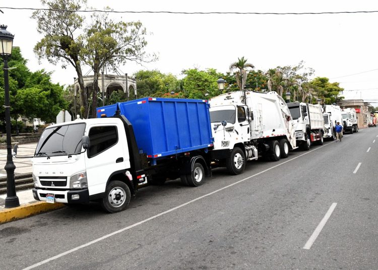 Alcaldía de La Vega invierte RD$34 millones en nuevos camiones recolectores