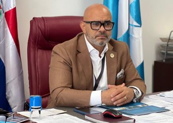 Darío Contreras advierte que sus servicios son gratuitos y llama a denunciar cobros indebidos