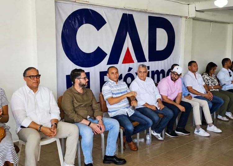 David Collado consolida respaldo de cinco alcaldes en Samaná y fortalece su proyecto presidencial