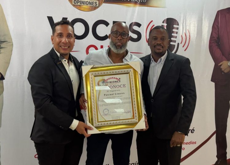 Pascual Linarez recibe reconocimiento del Grupo de Medios Vizcaíno Piñeyro