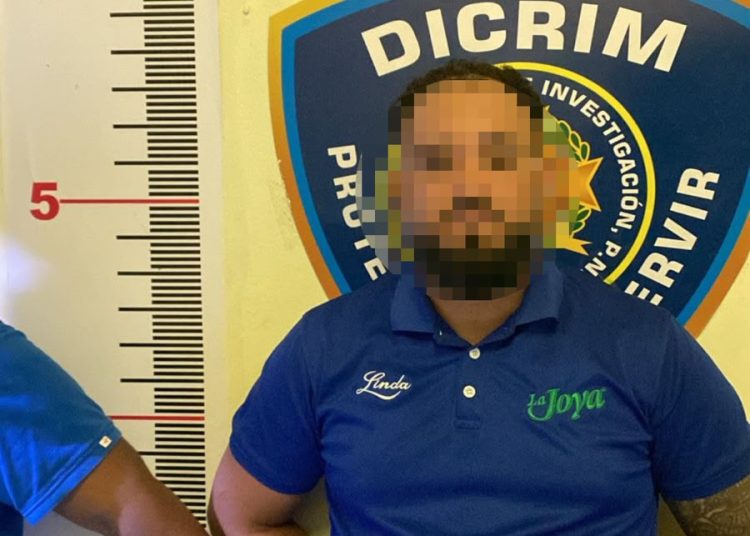 Policía Nacional apresa hombre acusado de robo en La Vega y recupera pertenencias sustraídas