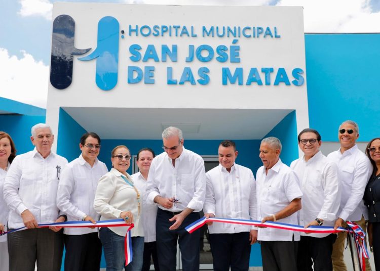 Abinader destaca avances en salud en Sajoma y sus distritos