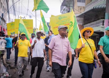 Frente Amplio realiza octava caminata-protesta en SDO contra alto costo de la vida y apagones