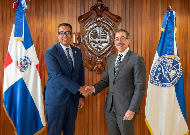 UASD y senador de Bahoruco coordinan acciones para fortalecer UASD Neyba